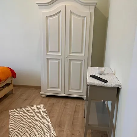 Senfbude - Wunderschoene Fuer 4 Personen Mit Terrasse & Stellplatz Aparthotel