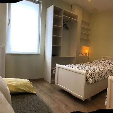 Senfbude - Wunderschoene Fuer 4 Personen Mit Terrasse & Stellplatz Aparthotel *