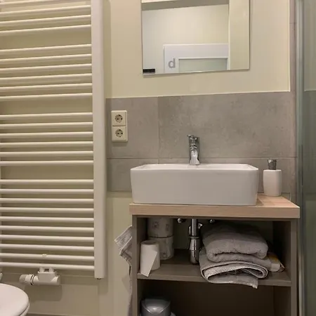 Senfbude - Wunderschoene Fuer 4 Personen Mit Terrasse & Stellplatz Aparthotel *