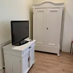 Oase Im Suedosten - Wunderschoene Fuer 4 Personen Mit Terrasse & Stellplatz 라이프치히