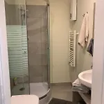 Oase Im Suedosten - Wunderschoene Fuer 4 Personen Mit Terrasse & Stellplatz Lipsko
