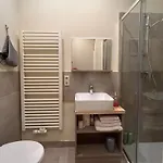 Oase Im Suedosten - Wunderschoene Fuer 4 Personen Mit Terrasse & Stellplatz 4*