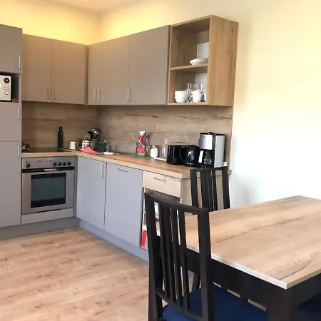 Senfbude - Wunderschöne Für 4 Personen Mit Terrasse&stellplatz Apartahotel