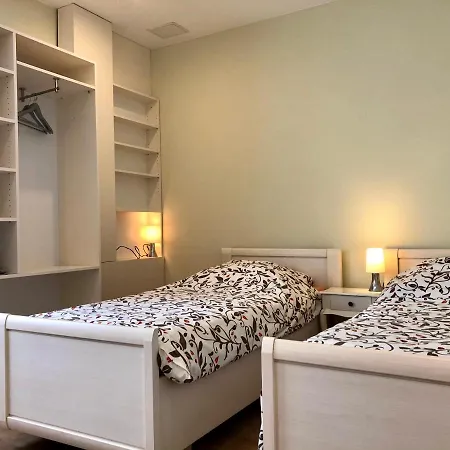 Senfbude - Wunderschöne Für 4 Personen Mit Terrasse&stellplatz Apartahotel