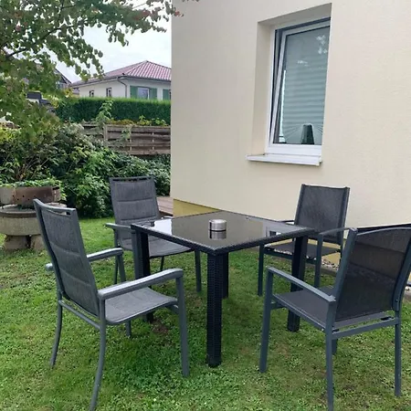 Апарт-отель Oase Im Suedosten - Wunderschoene Fuer 4 Personen Mit Terrasse & Stellplatz Лейпциг