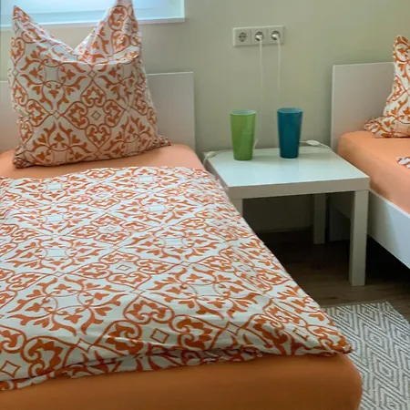 Senfbude - Wunderschöne Für 4 Personen Mit Terrasse&stellplatz Apartahotel