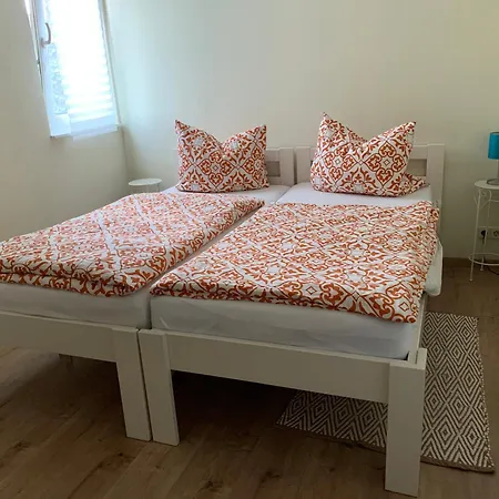 Aparthotel Oase Im Suedosten - Wunderschoene Fuer 4 Personen Mit Terrasse & Stellplatz