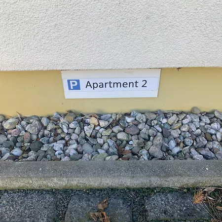 Oase Im Suedosten - Wunderschoene Fuer 4 Personen Mit Terrasse & Stellplatz 4*