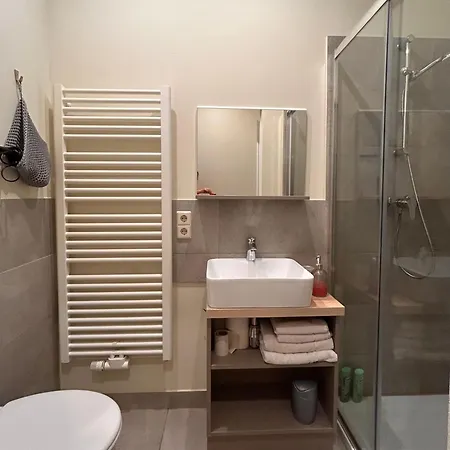 Senfbude - Wunderschoene Fuer 4 Personen Mit Terrasse & Stellplatz 4*