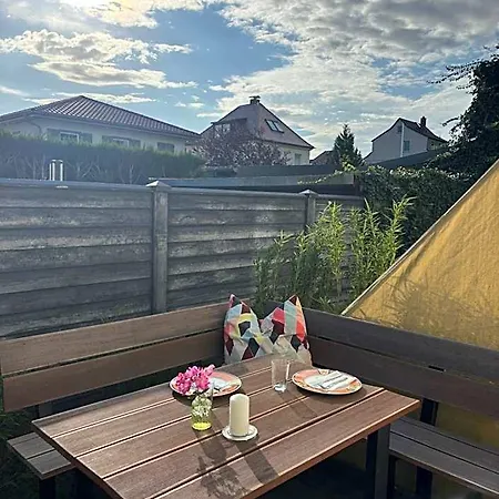 Апарт-отель Oase Im Suedosten - Wunderschoene Fuer 4 Personen Mit Terrasse & Stellplatz Лейпциг