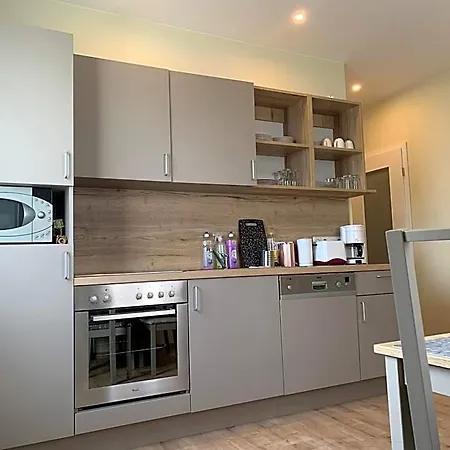 Oase Im Suedosten - Wunderschoene Fuer 4 Personen Mit Terrasse & Stellplatz Апарт-отель Лейпциг
