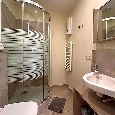 Oase Im Suedosten - Wunderschoene Fuer 4 Personen Mit Terrasse & Stellplatz Апарт-отель