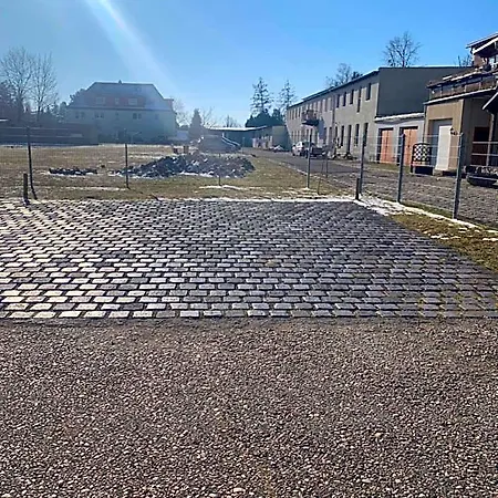 Oase Im Suedosten - Wunderschoene Fuer 4 Personen Mit Terrasse & Stellplatz Апарт-отель 4*