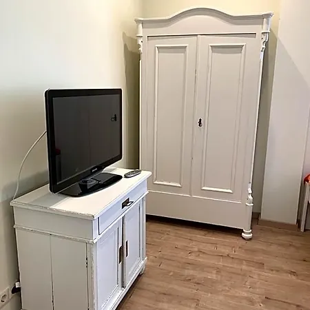 Oase Im Suedosten - Wunderschoene Fuer 4 Personen Mit Terrasse & Stellplatz Апарт-отель