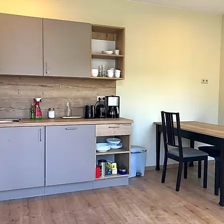 Oase Im Suedosten - Wunderschoene Fuer 4 Personen Mit Terrasse & Stellplatz Апарт-отель