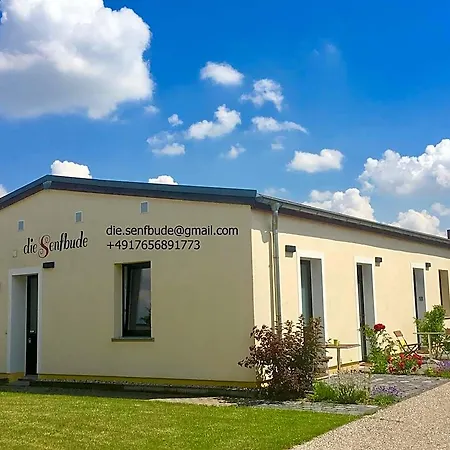 Oase Im Suedosten - Wunderschoene Fuer 4 Personen Mit Terrasse & Stellplatz Апарт-отель Лейпциг
