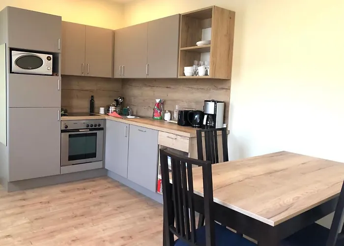 Oase Im Suedosten - Wunderschoene Fuer 4 Personen Mit Terrasse & Stellplatz Aparthotel