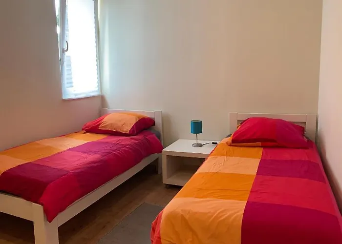 Aparthotel Oase Im Suedosten - Wunderschoene Fuer 4 Personen Mit Terrasse & Stellplatz Leipzig