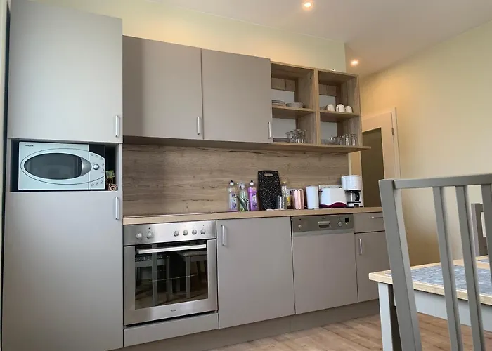 Oase Im Suedosten - Wunderschoene Fuer 4 Personen Mit Terrasse & Stellplatz 4*