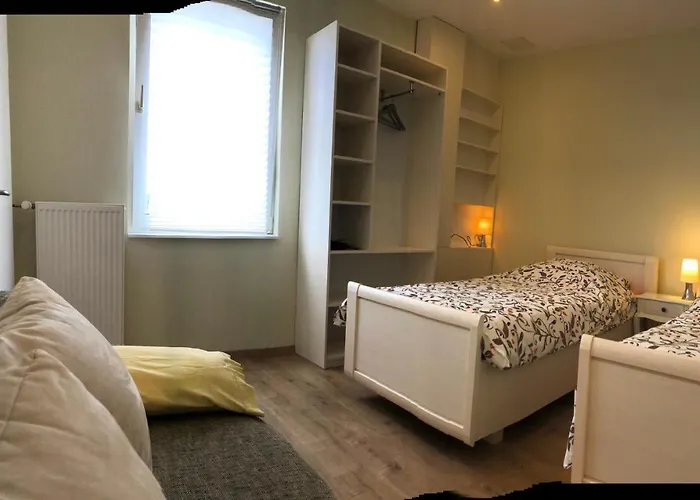 Oase Im Suedosten - Wunderschoene Fuer 4 Personen Mit Terrasse & Stellplatz Hotel apartamentowy 4*