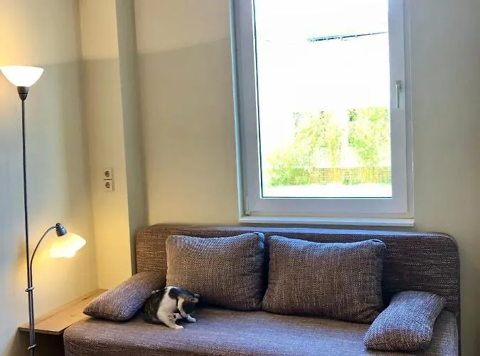 Oase Im Suedosten - Wunderschoene Fuer 4 Personen Mit Terrasse & Stellplatz Lipsia