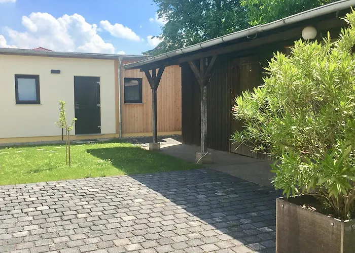 Oase Im Suedosten - Wunderschoene Fuer 4 Personen Mit Terrasse & Stellplatz Hotel apartamentowy Lipsk