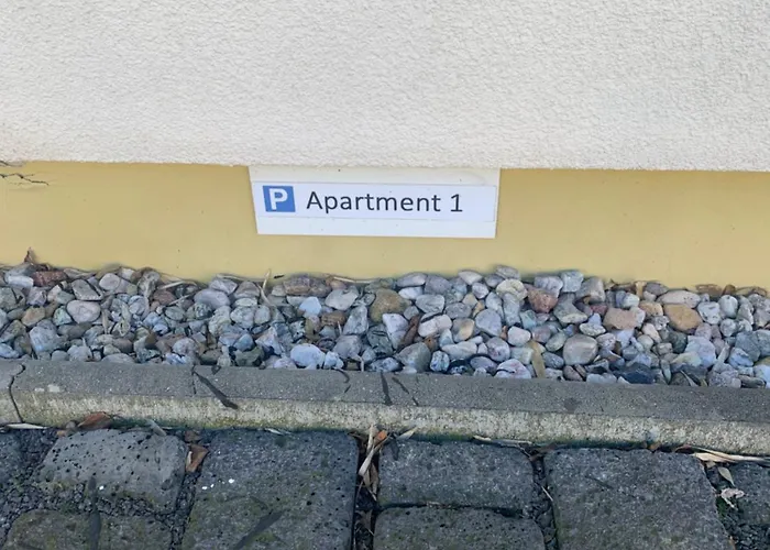 Oase Im Suedosten - Wunderschoene Fuer 4 Personen Mit Terrasse & Stellplatz Aparthotel Leipzig