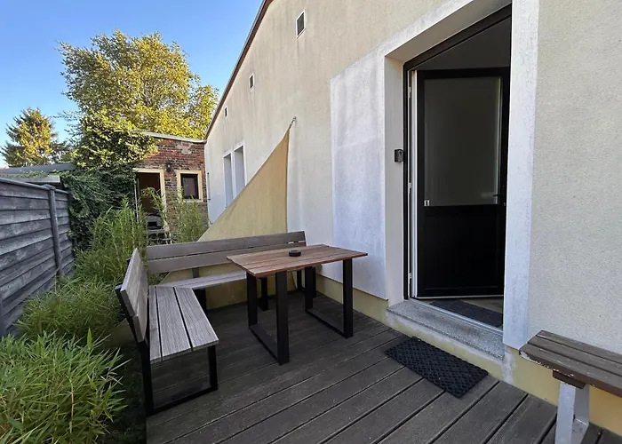 Oase Im Suedosten - Wunderschoene Fuer 4 Personen Mit Terrasse & Stellplatz Aparthotel 4*